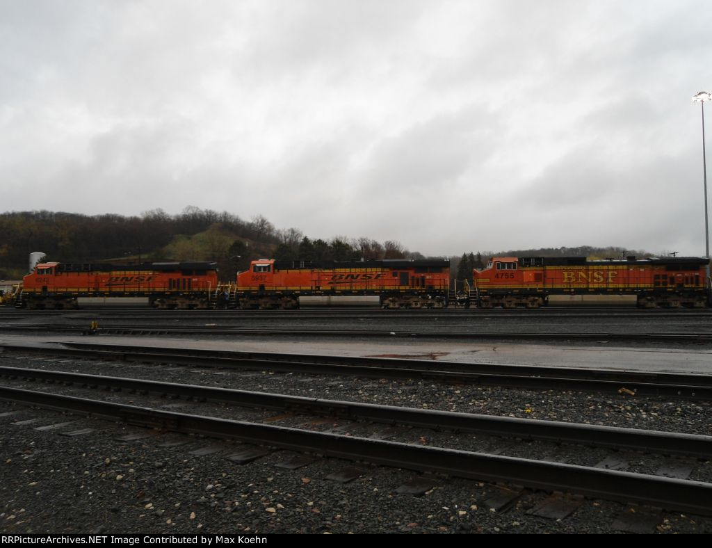BNSF 6242